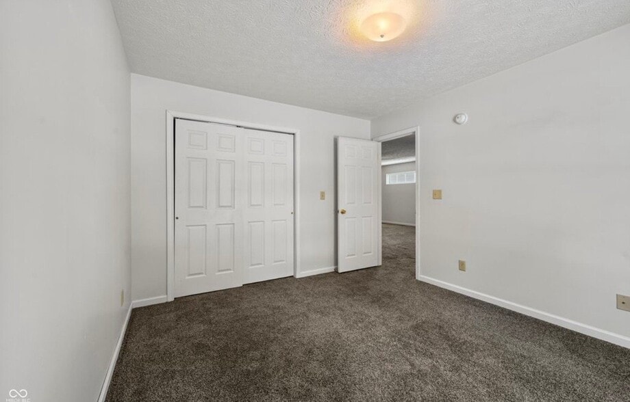 Building Photo - 810 W Gaston Dr