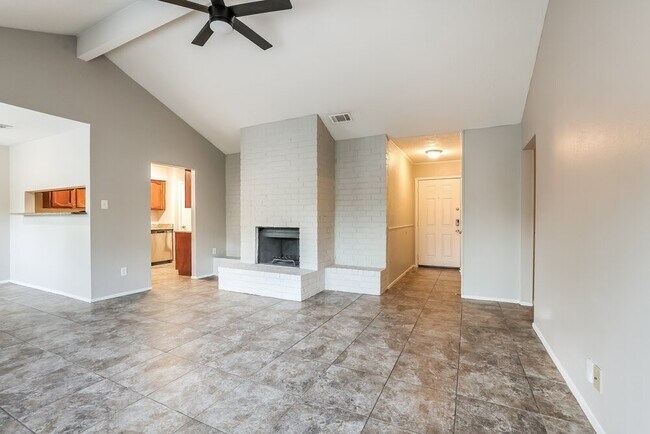 Building Photo - 22415 Millgate Dr