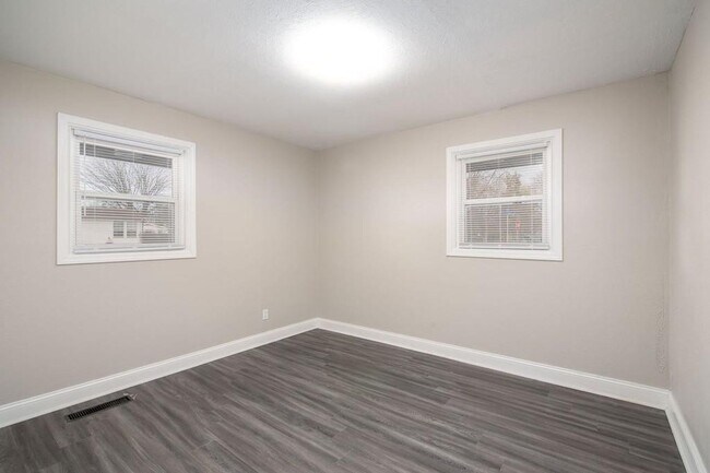 Building Photo - 901 Tribal St