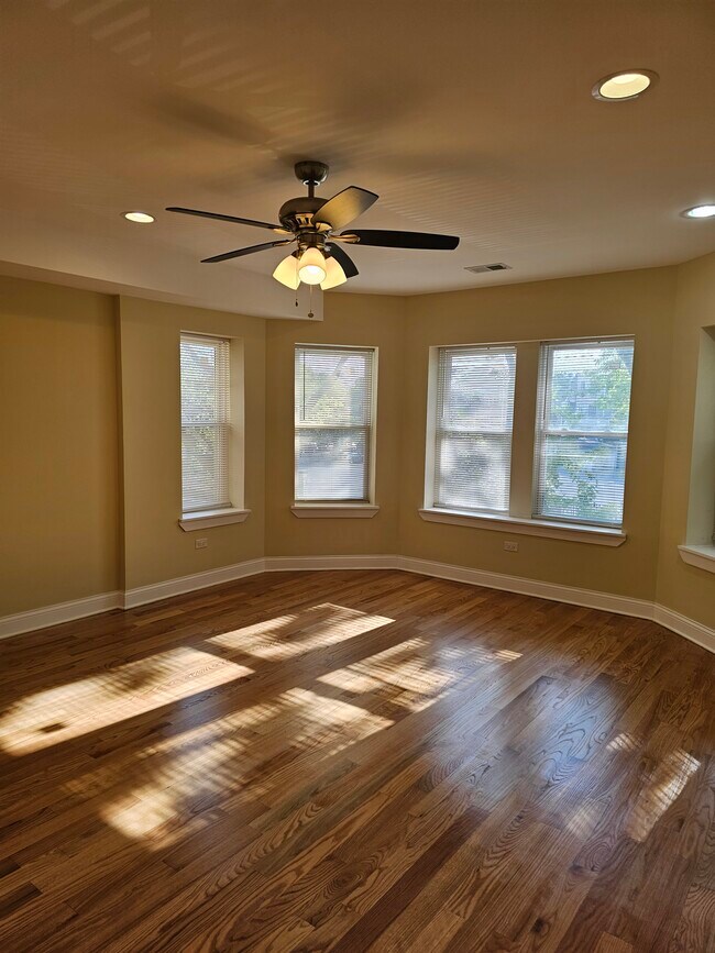 Building Photo - 6317 N Washtenaw Ave