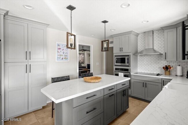 Building Photo - 6547 E Voltaire Ave