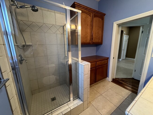 Building Photo - 12309 Thornwood Dr