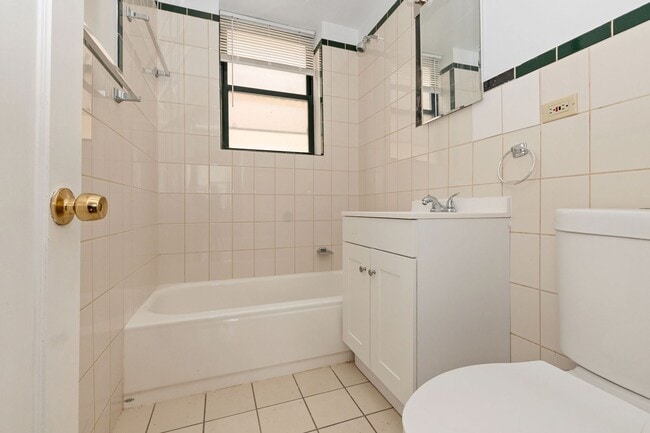 Building Photo - One Bedroom Available in South Shore
