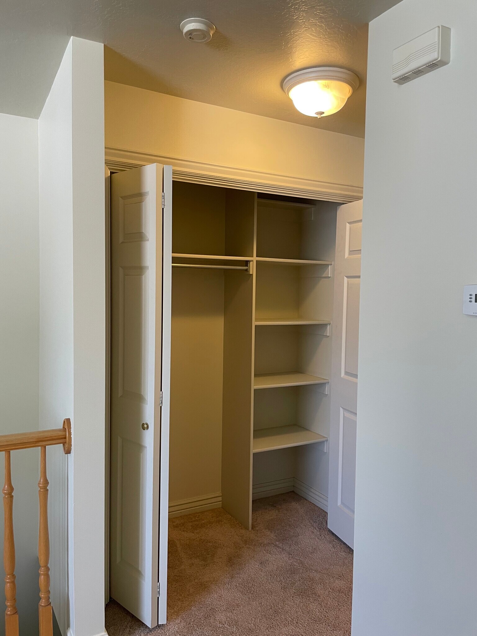 Building Photo - 4067 Hillcrest Cir