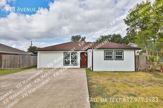 Building Photo - 913 Avenue M