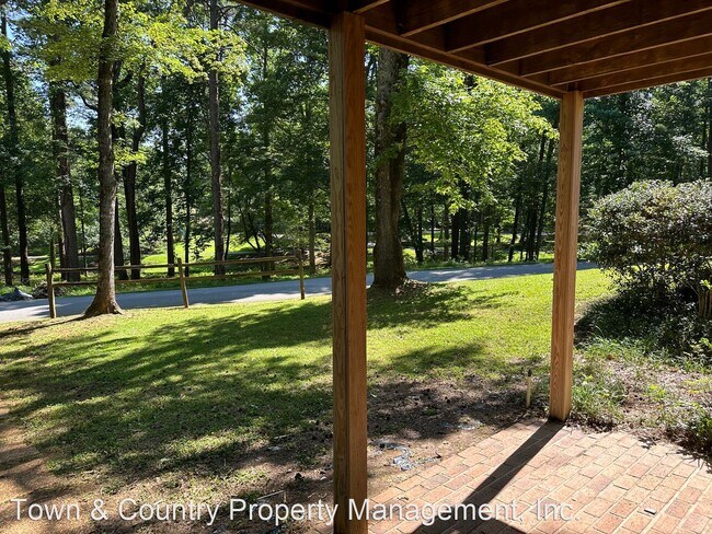 Building Photo - 3 br, 2 bath House - 321 Gatewood Dr. Unit...