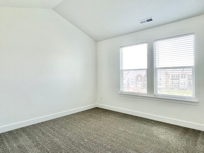 Building Photo - Beautiful Poolside Townhome at The Exchange!