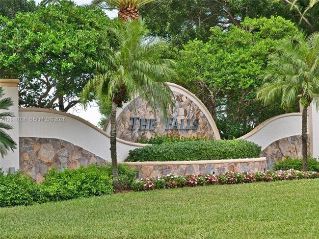 Building Photo - 897 Briar Ridge Rd