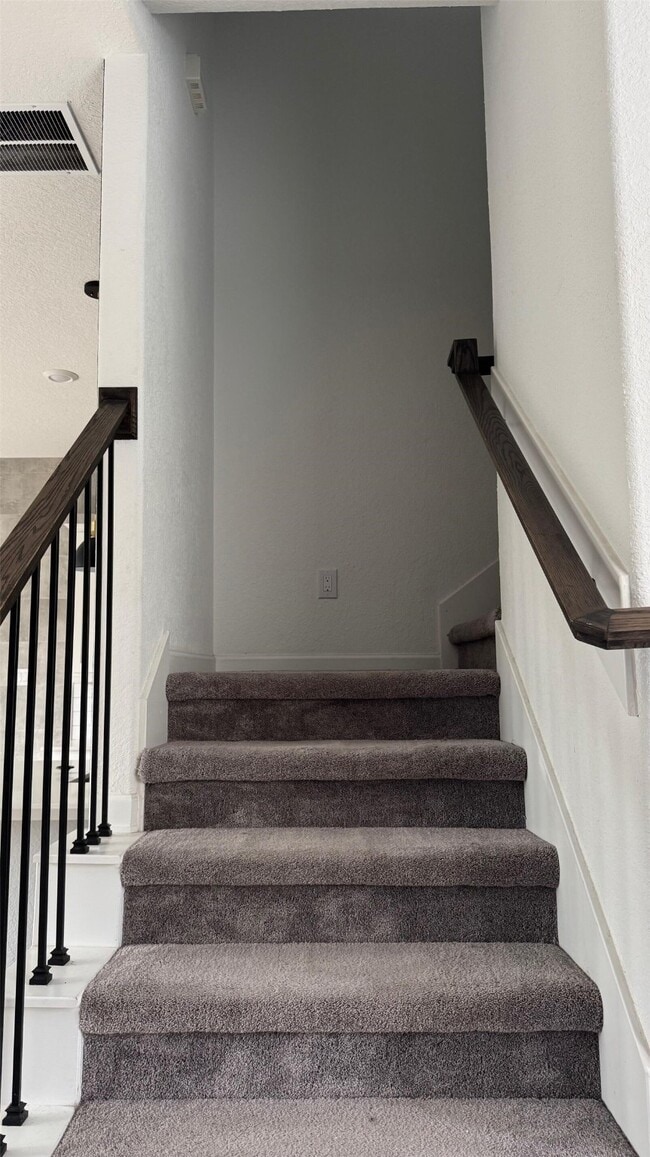 Building Photo - 975 Lars Trek Trail