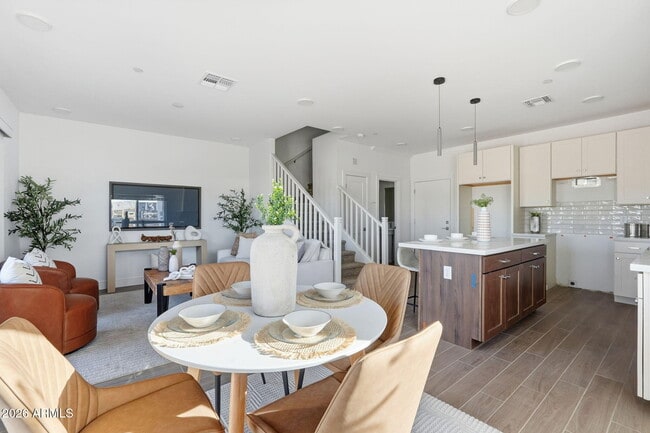 Building Photo - 8137 E Brown Rd