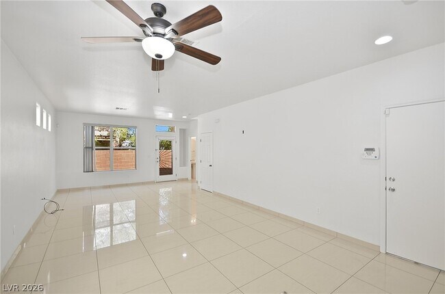 Building Photo - 4218 S Sugar Dr