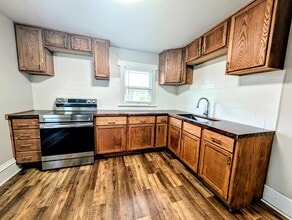 Building Photo - 1012 Bethel St