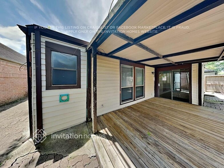 Building Photo - 2227 Briarwest Blvd
