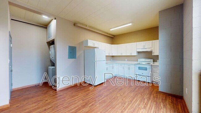 Building Photo - 1407 Pensacola St