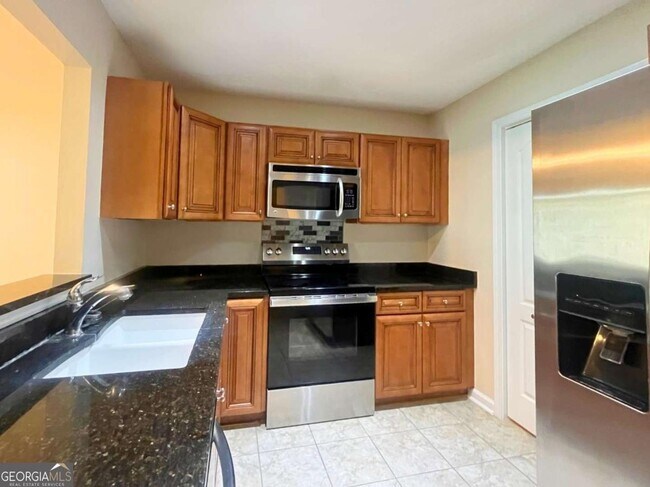Building Photo - 303 Gary Cir