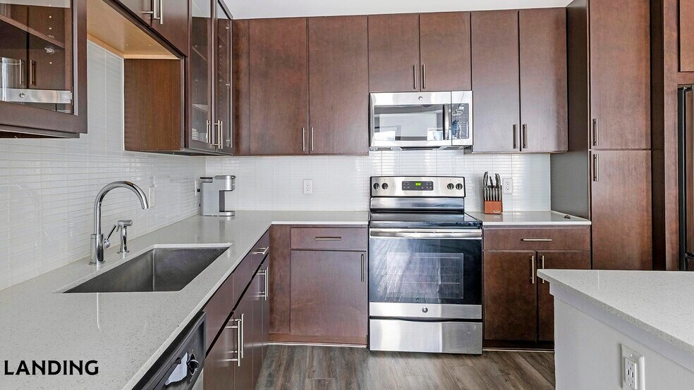 Building Photo - 825 Usener St