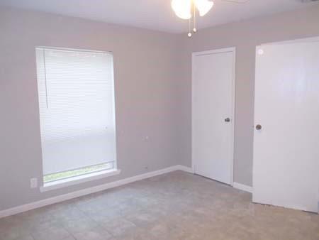 Building Photo - 1504 Cardinal Dr