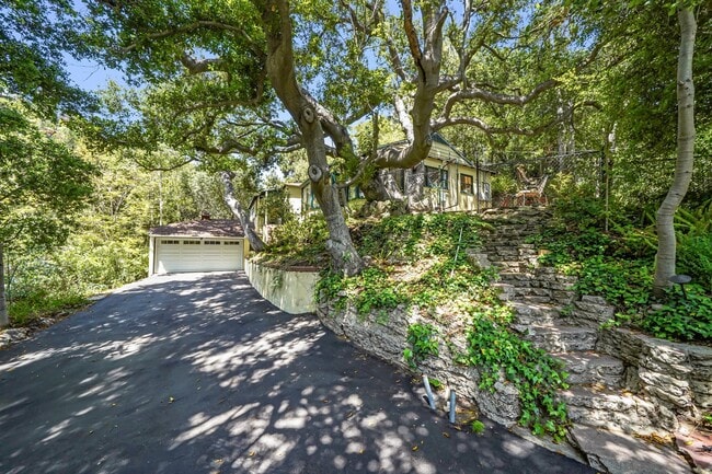 Building Photo - 7503 Willow Glen Rd