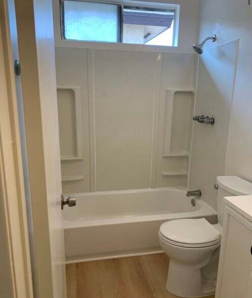 Building Photo - 926 S Ford Blvd