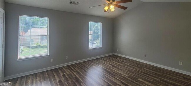 Building Photo - 2120 Fairways Ct