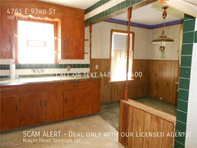 Building Photo - Renovated Cape Cod 3 bedroom 1 Bath