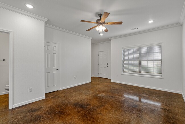 Building Photo - 5555 Macedonia Rd