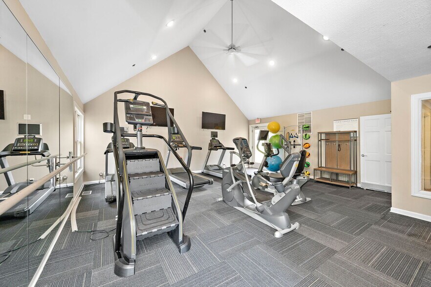Building Photo - 6155 Chasewood Pky