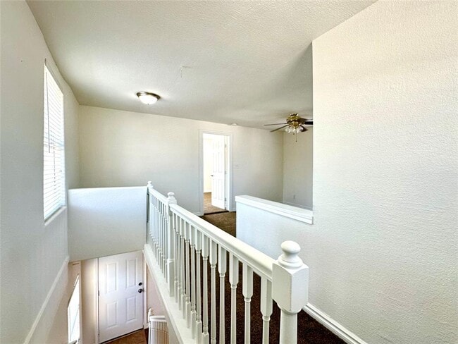 Building Photo - 3024 E 12th St