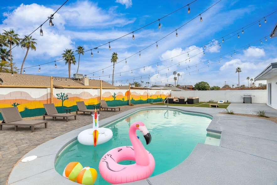 Building Photo - 7721 N 47th Dr