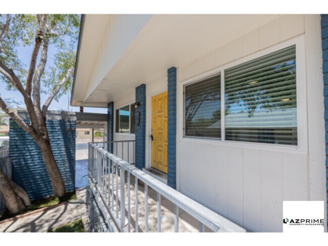 Building Photo - Gracefully Nestled in Mesa's Historic Temp...