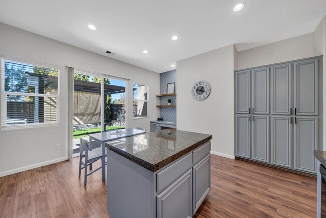 Building Photo - 10577 Eagle Falls Way