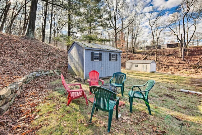 Building Photo - 20 Hill Ln