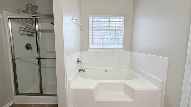Building Photo - 765 Rockbass Rd