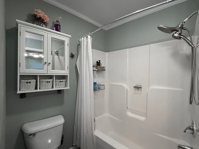 Upstairs Bath - 1035 Spring Forest Rd