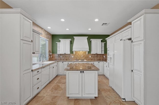 Building Photo - 11821 Luna Del Mar Ln