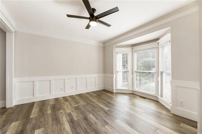 Building Photo - 330 Summerlin Dr