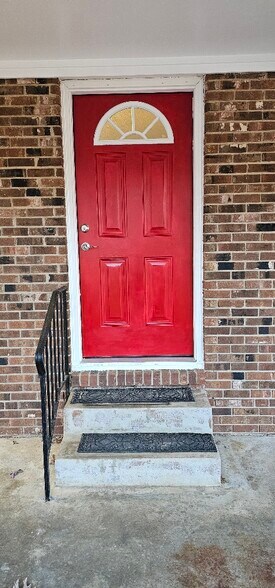 Building Photo - 2701 Patrick Rd