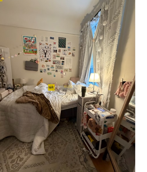 Building Photo - 585 Beacon St