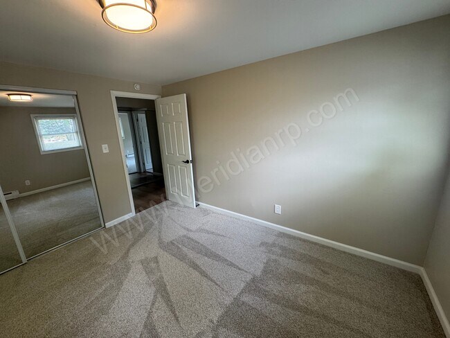 Building Photo - 4725 Maple Terrace Pkwy