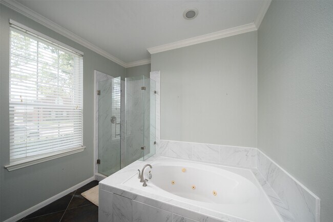 Building Photo - 20722 Fawnbrook Ct