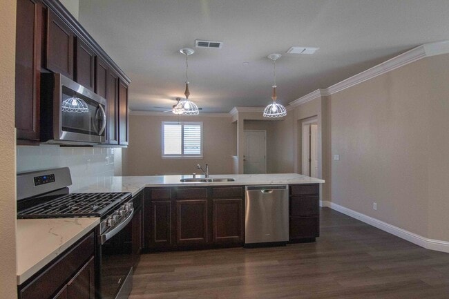 Building Photo - MOVE IN SPECIAL!!! $500 OFF FIRST MONTH'S ...