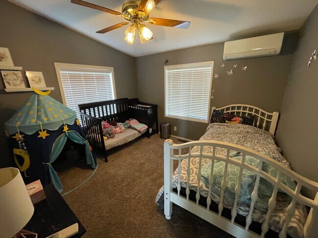 Building Photo - Lovely 3 Bedroom, 2 bath Home with 2 Car Garage and Partial Water View! Pet Friendly!