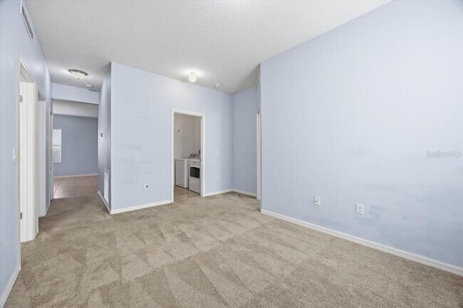 Building Photo - 5588 Sycamore Canyon Dr