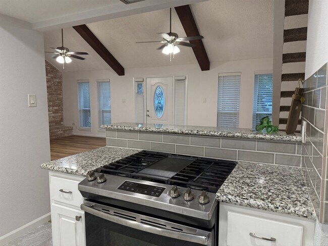 Building Photo - 9626 Magnolia Ridge Dr