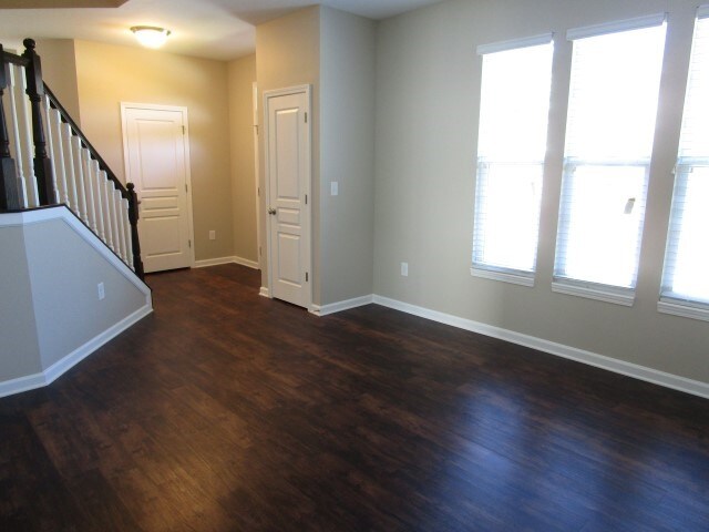 Building Photo - 804 Commerce Trl