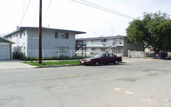 Building Photo - 3441 Comer Ave