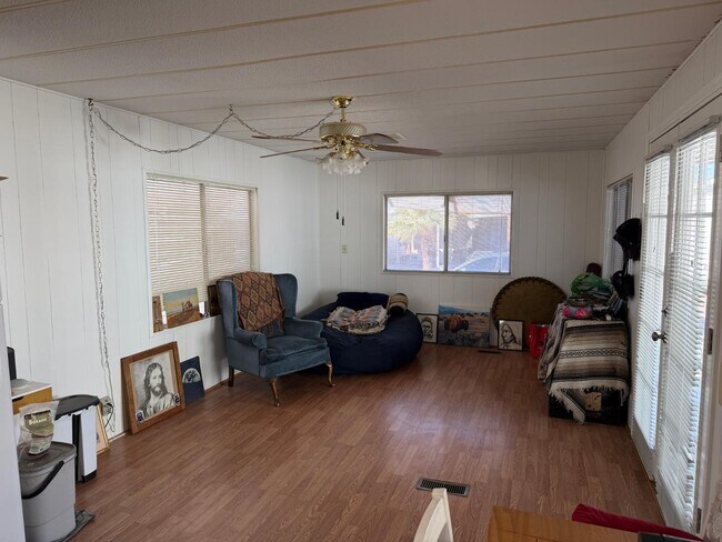 Building Photo - 345 S 58th St