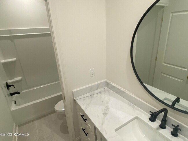 Building Photo - 8550 Cat Rd