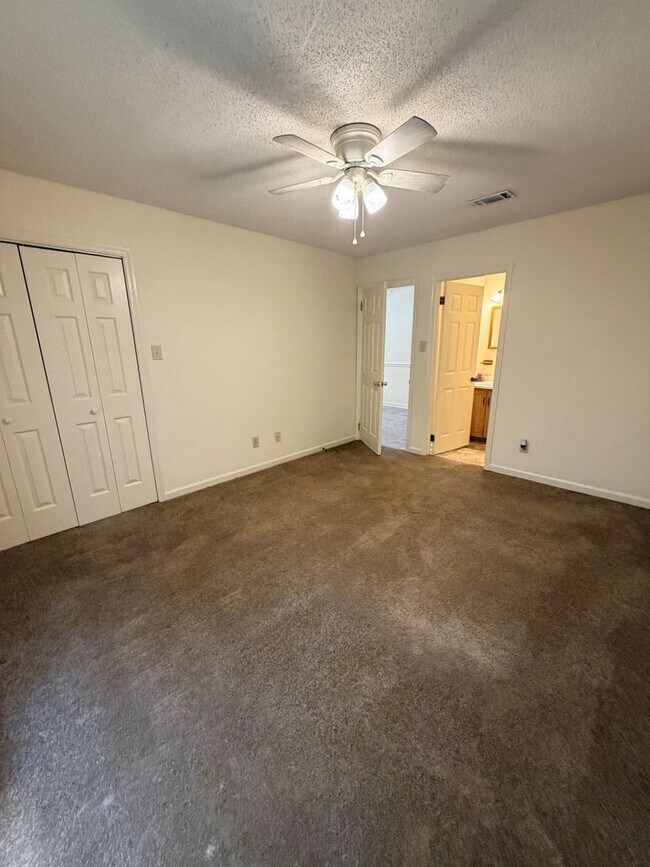 Building Photo - 1225 Mathis Rd