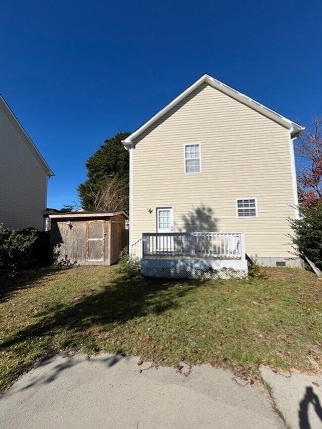 Building Photo - Lovely Home in the Love Grove subdivision!
